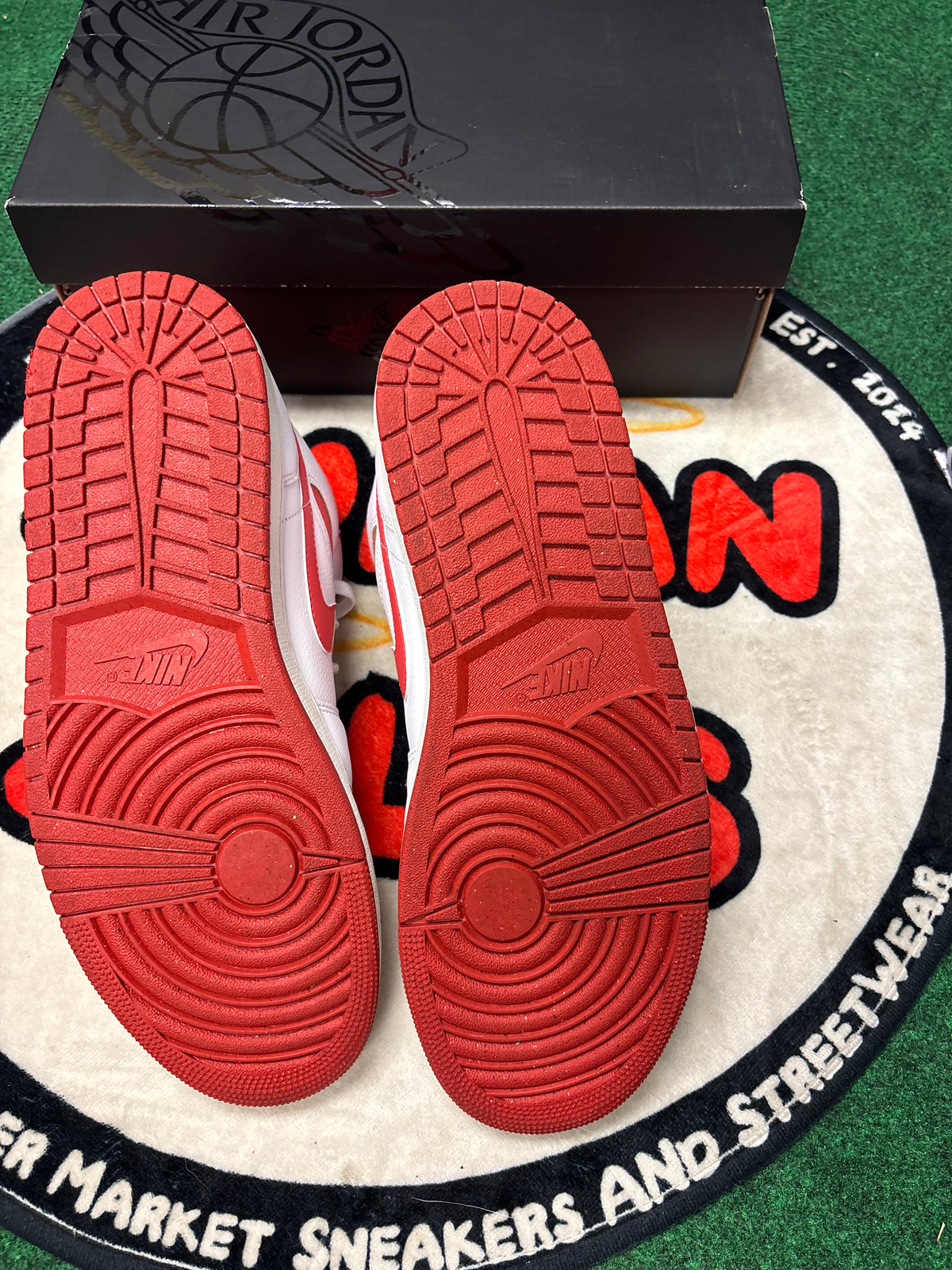 Jordan 1 Mid ‘White/Red’|Size 12M