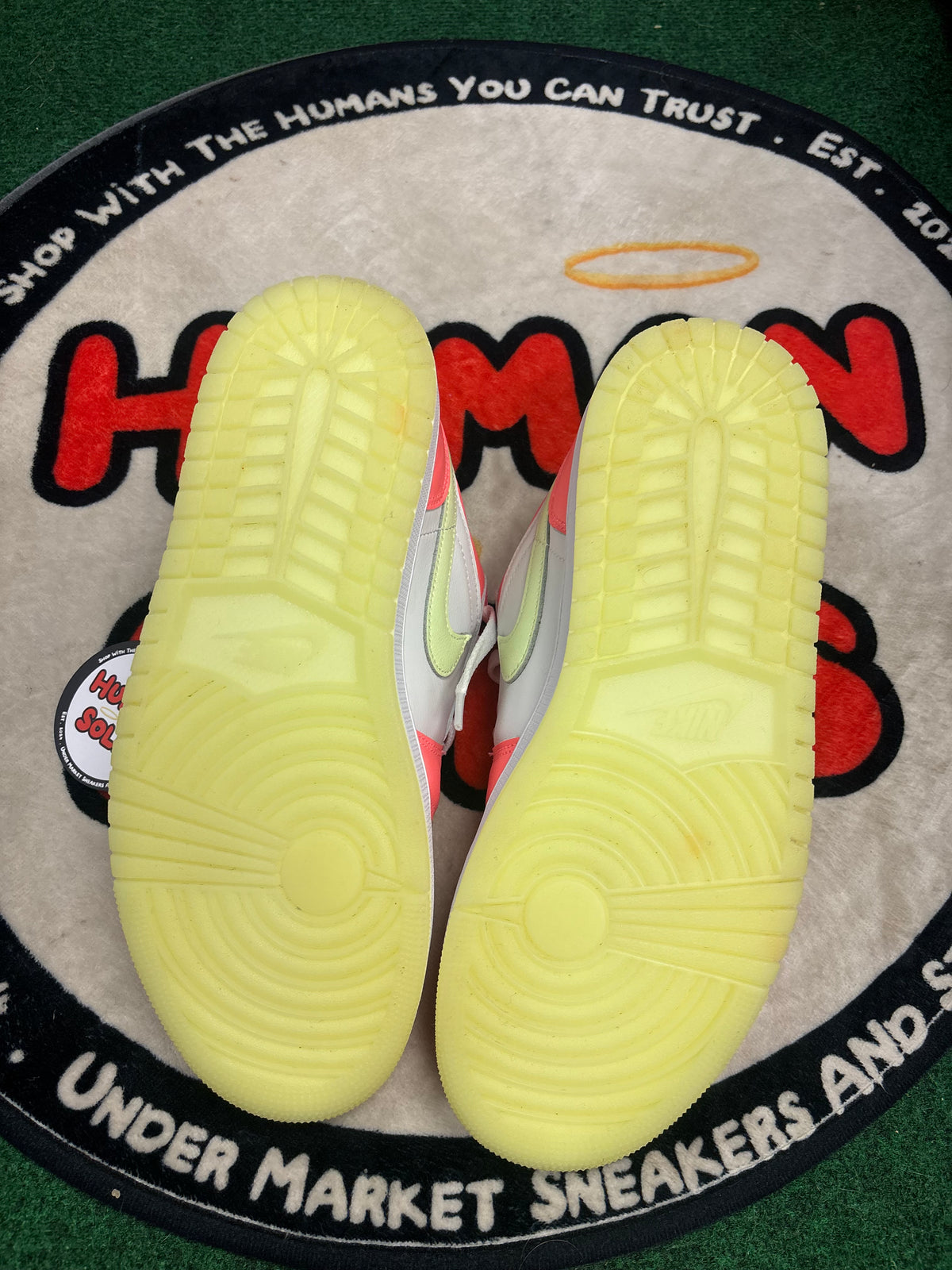 Jordan 1 Low ‘Lava Glow’|Size 9.5M/11W