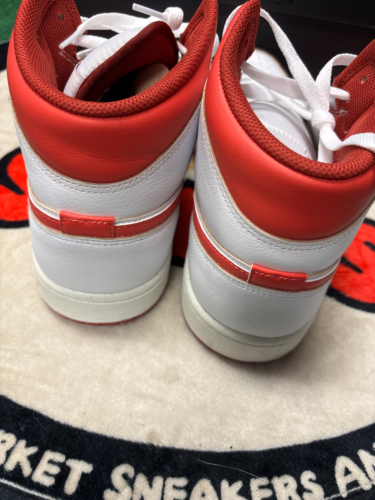 Jordan 1 Mid ‘White/Red’|Size 12M