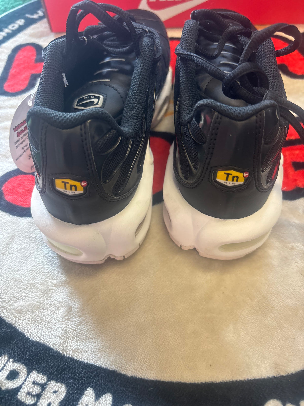 Nike Air Max Plus ‘Black/White’|Size 6M/7.5W