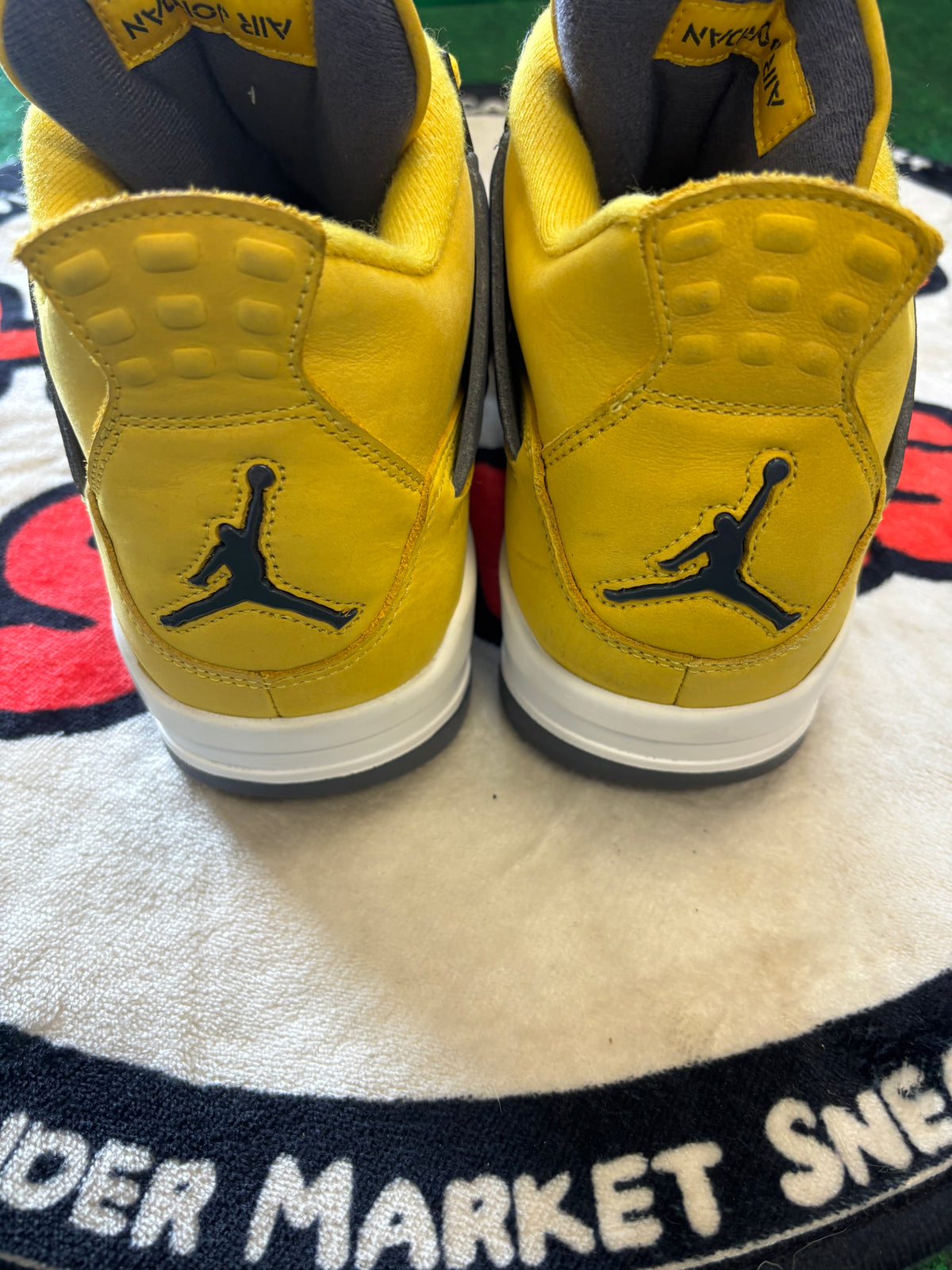 Jordan 4 ‘Lighting’|Size 10.5M