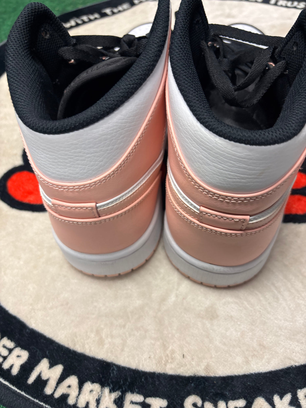 Jordan 1 Mid ‘Arctic Pink’|Size 10.5M