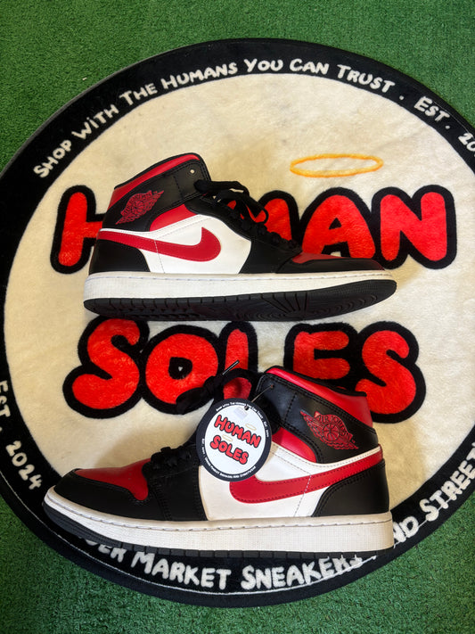 Jordan 1 Mid ‘Bred Toe’|Size 9M/10.5W