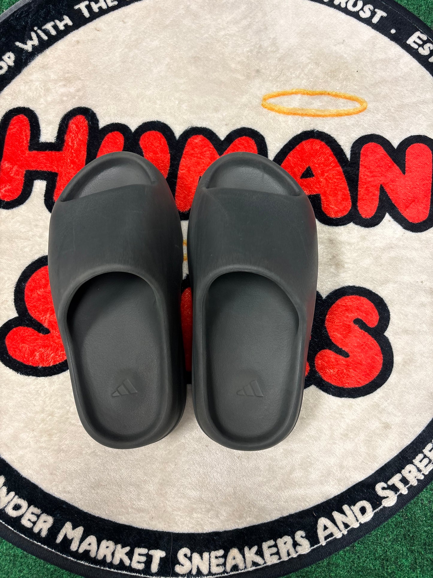 Adidas Yeezy Slide ‘Onyx’|Size 5M/6.5W