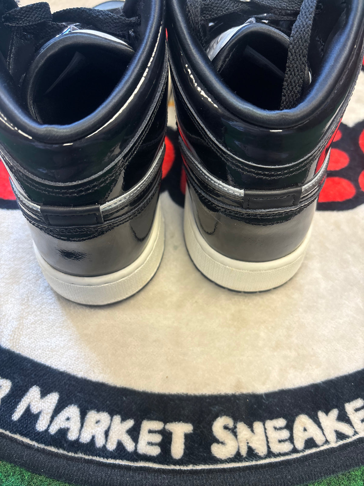 Jordan 1 Mid ‘Black Metallic Silver’|Size 7M/8.5W