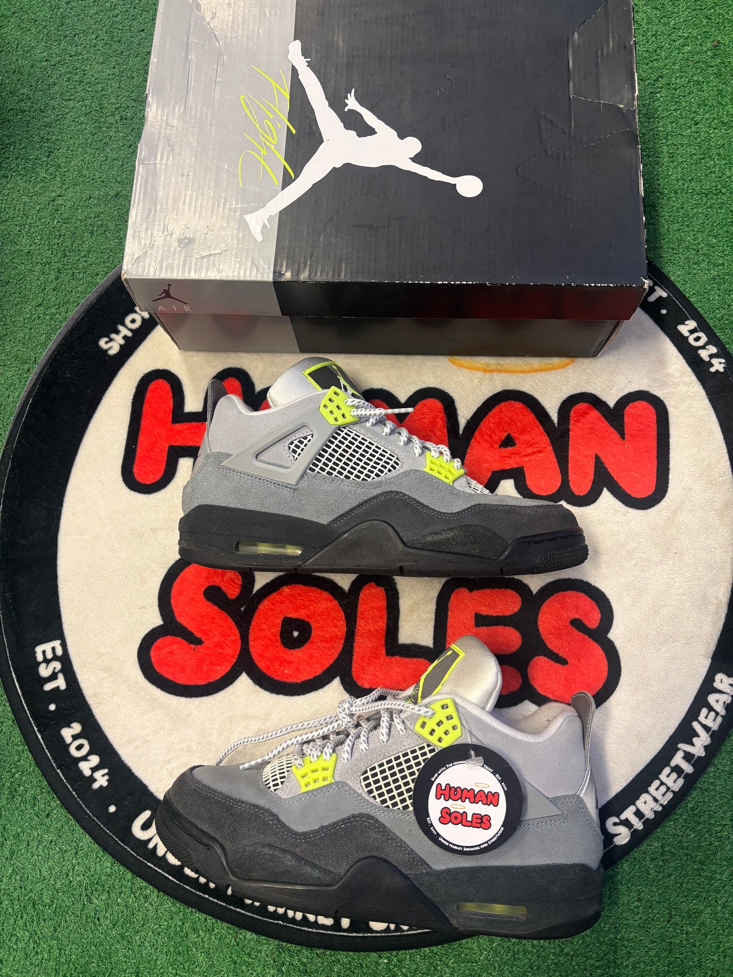 Jordan 4 ‘Neon’|Size 8.5M/10W
