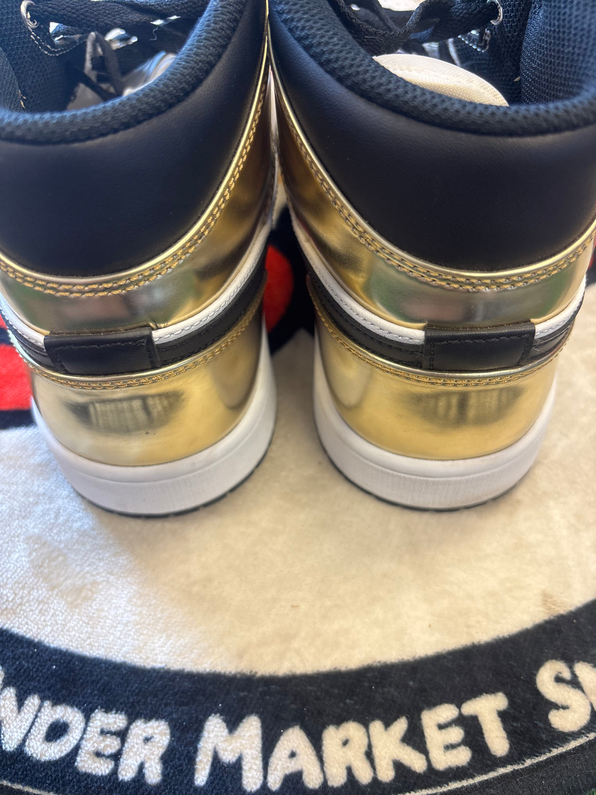 Jordan 1 Mid ‘Gold Metallic’|Size 10M