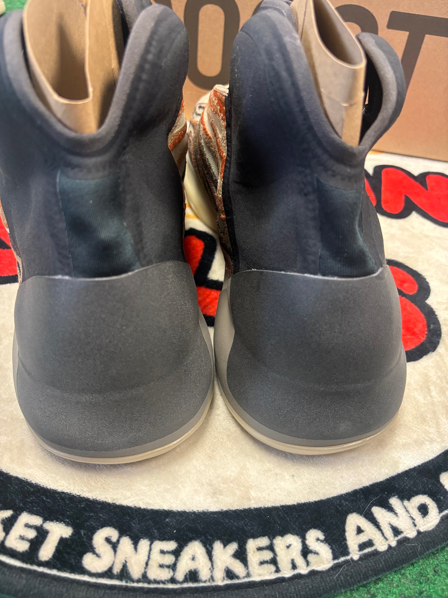 Yeezy Quantum ‘Flash Orange’|Size 15M