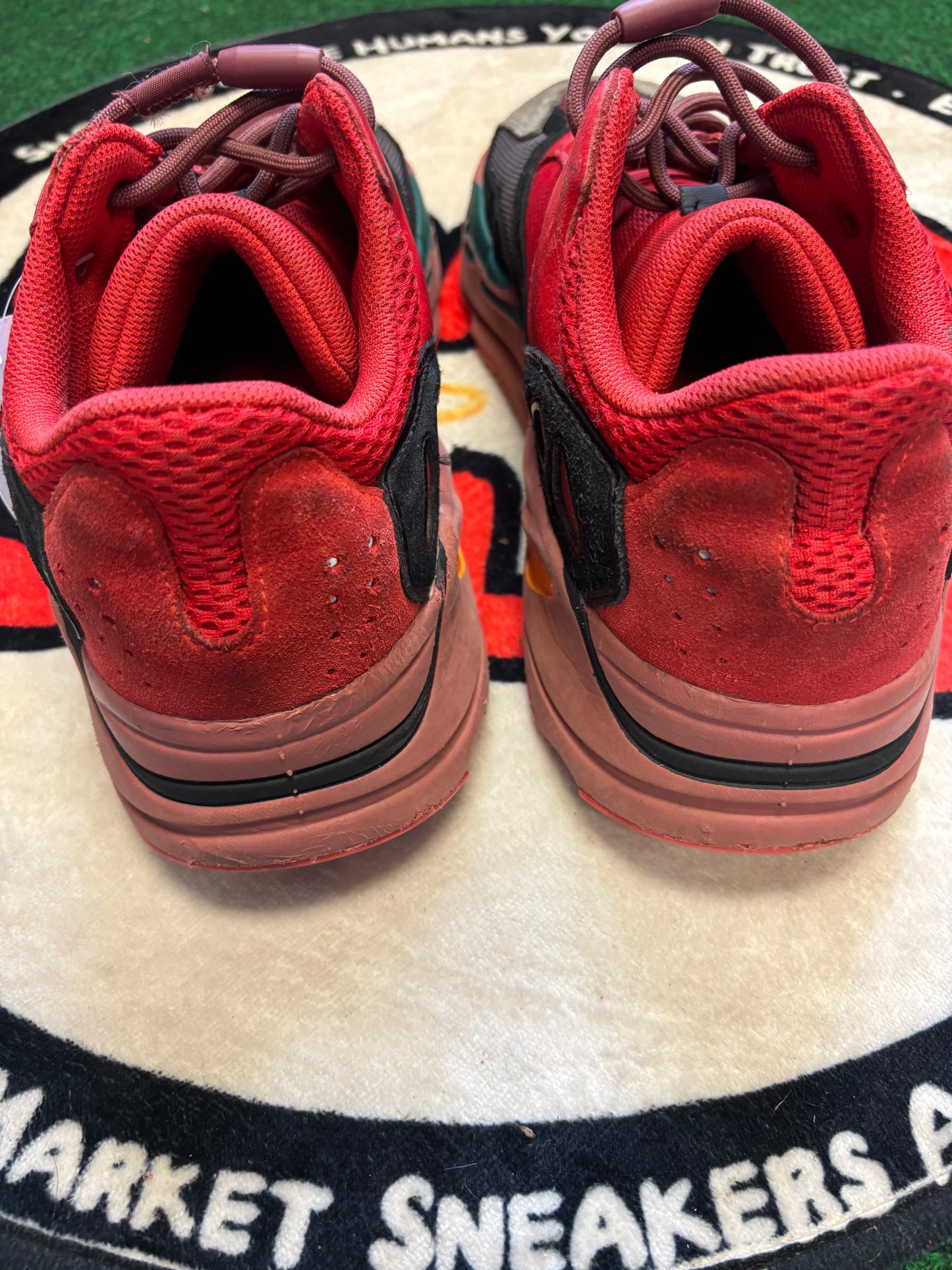 Yeezy 700 ‘Red’|Size 13M