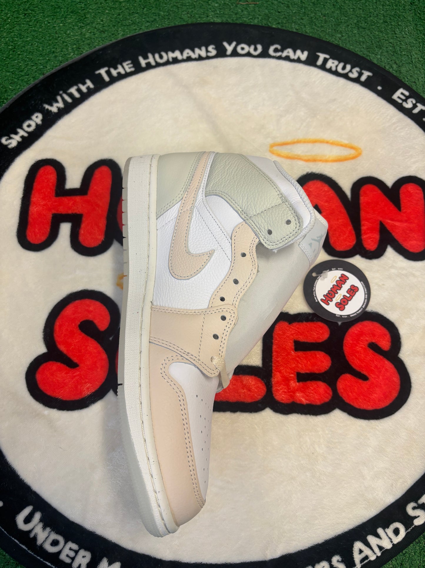 Jordan 1 Mid ‘White Guava Ice’|Size 11.5M