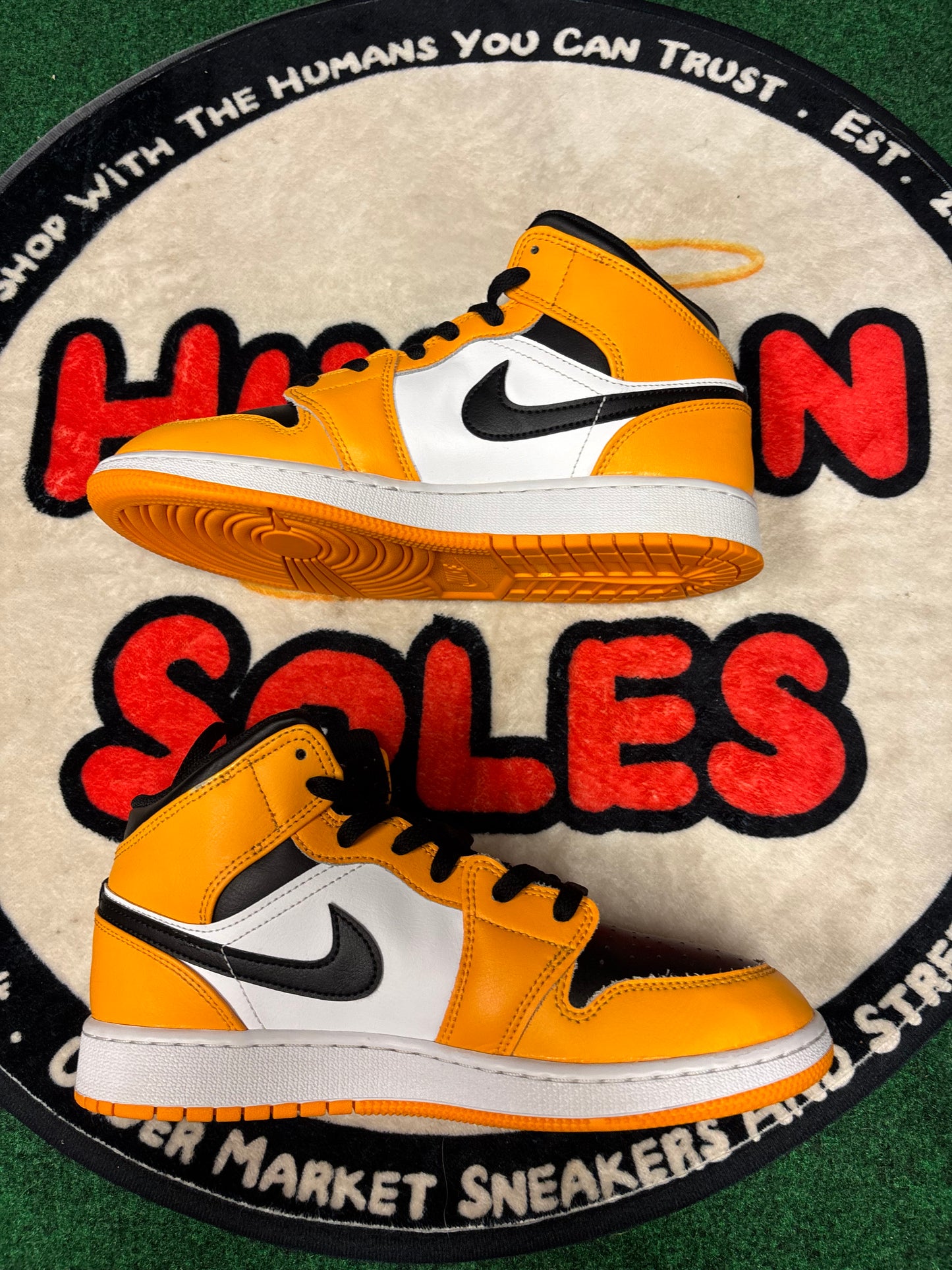 Jordan 1 Mid ‘Pollen’|Size 7M/8.5W