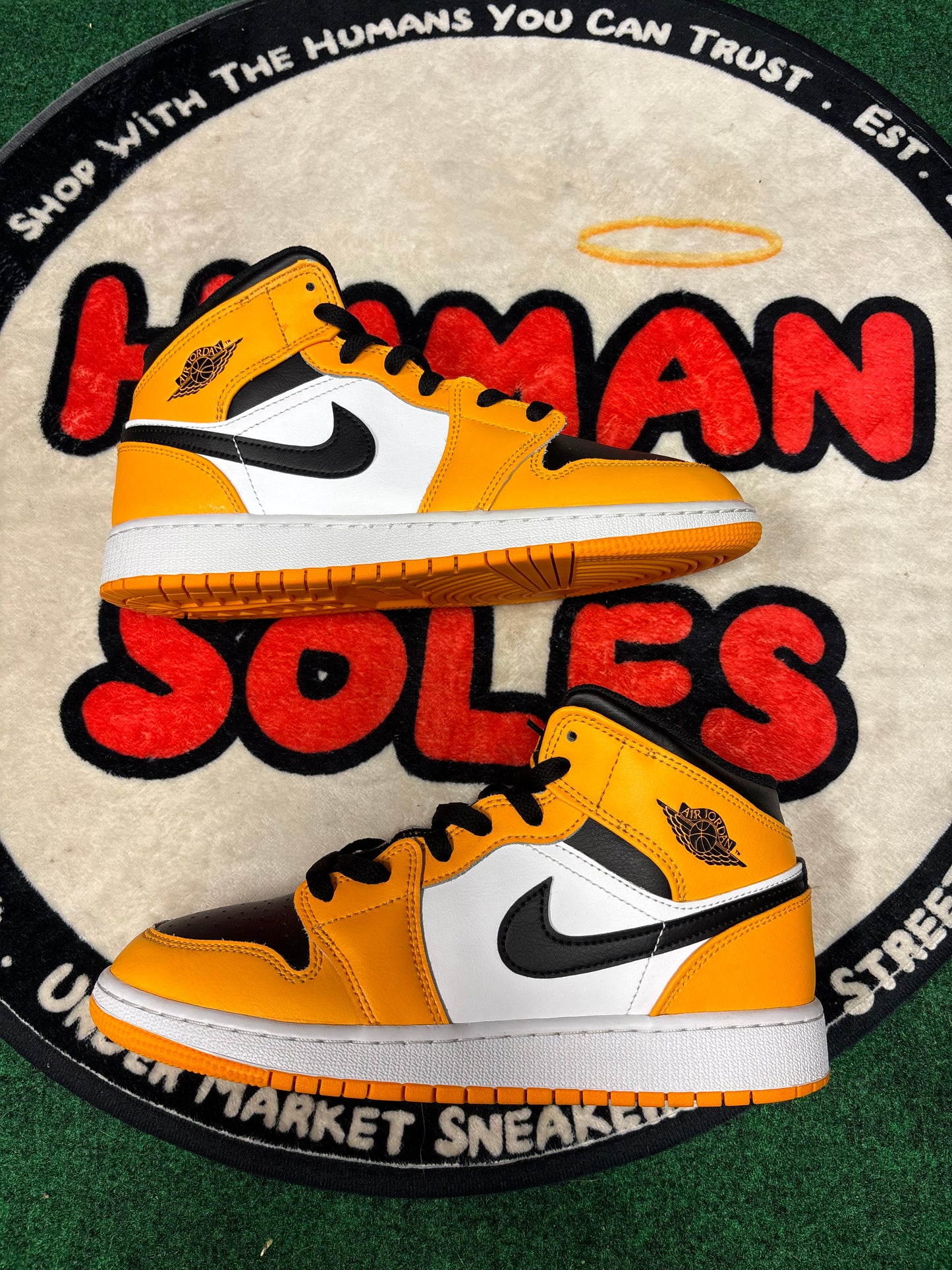 Jordan 1 Mid ‘Pollen’|Size 7M/8.5W