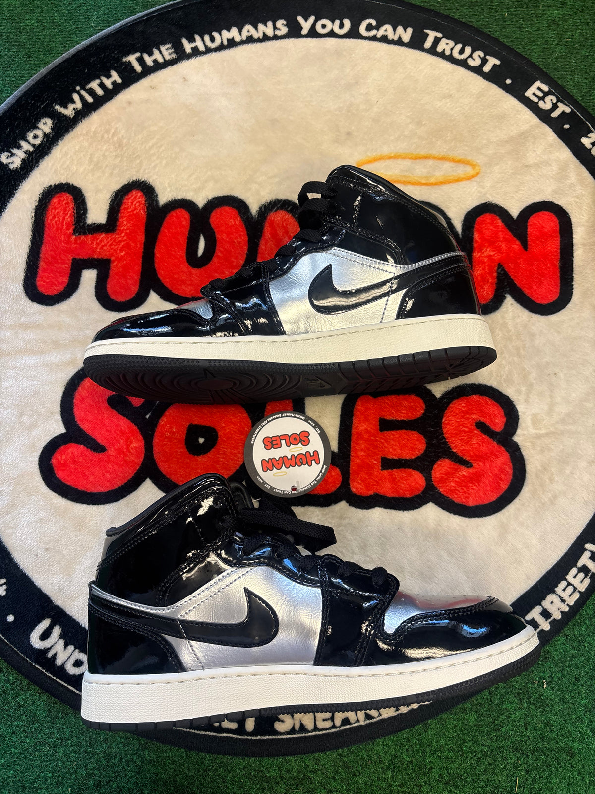 Jordan 1 Mid ‘Black Metallic Silver’|Size 7M/8.5W