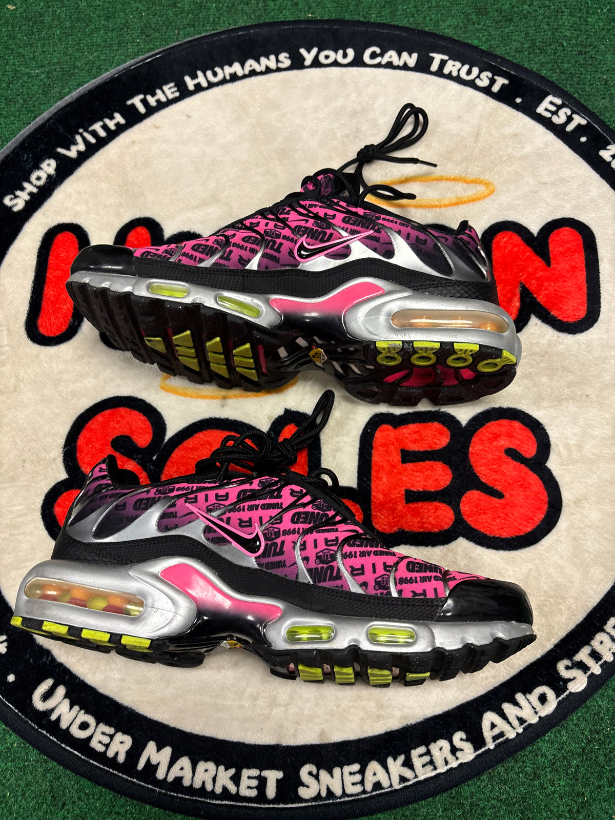 Nike Air Max Plus ‘Hyper Pink’|Size 9M/10.5W