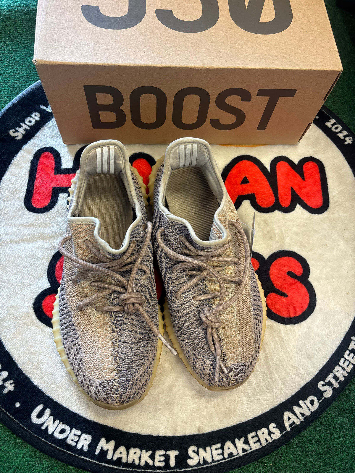 Yeezy Boost 350 ‘Ash Pearl’|Size 9.5M/11W