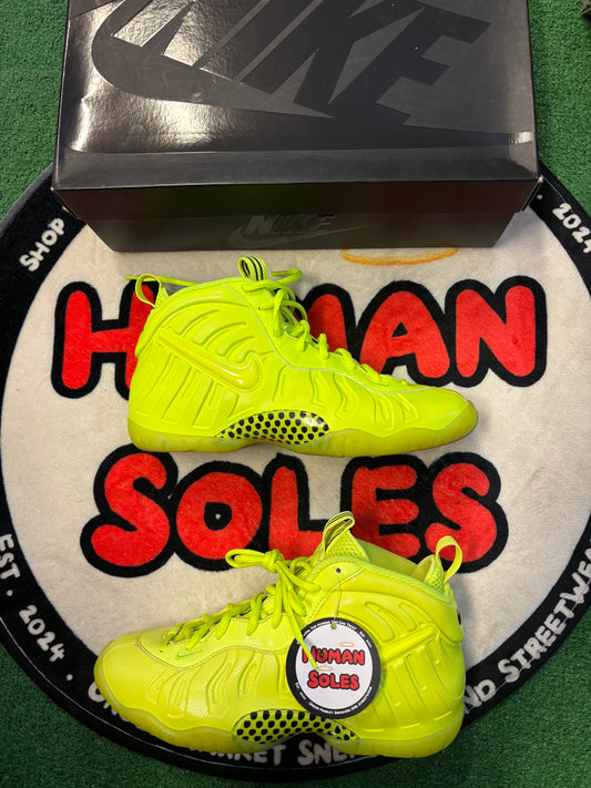 Nike Air Foamposite Pro ‘Volt’|Size 6.5M/8W
