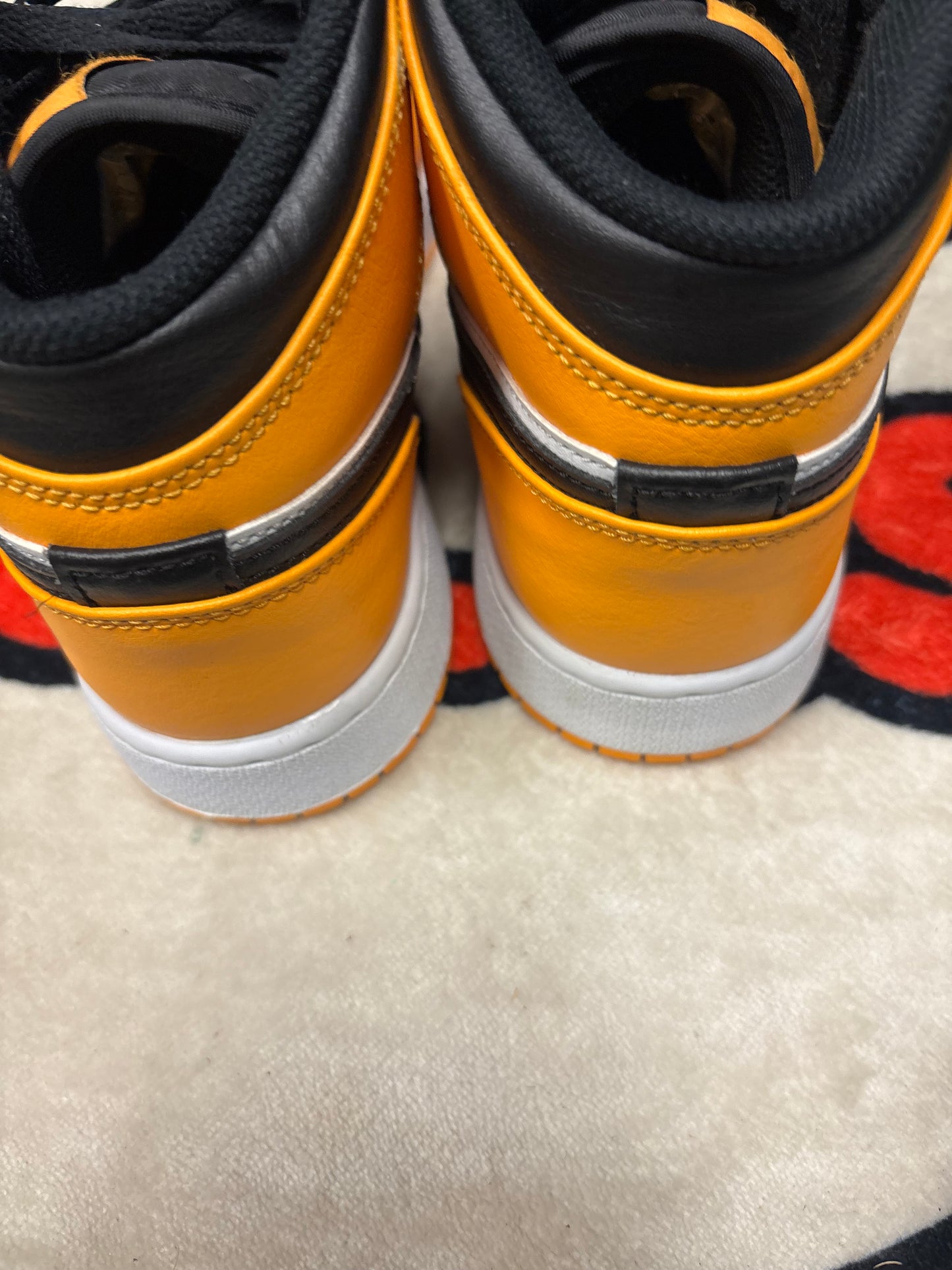 Jordan 1 Mid ‘Pollen’|Size 7M/8.5W