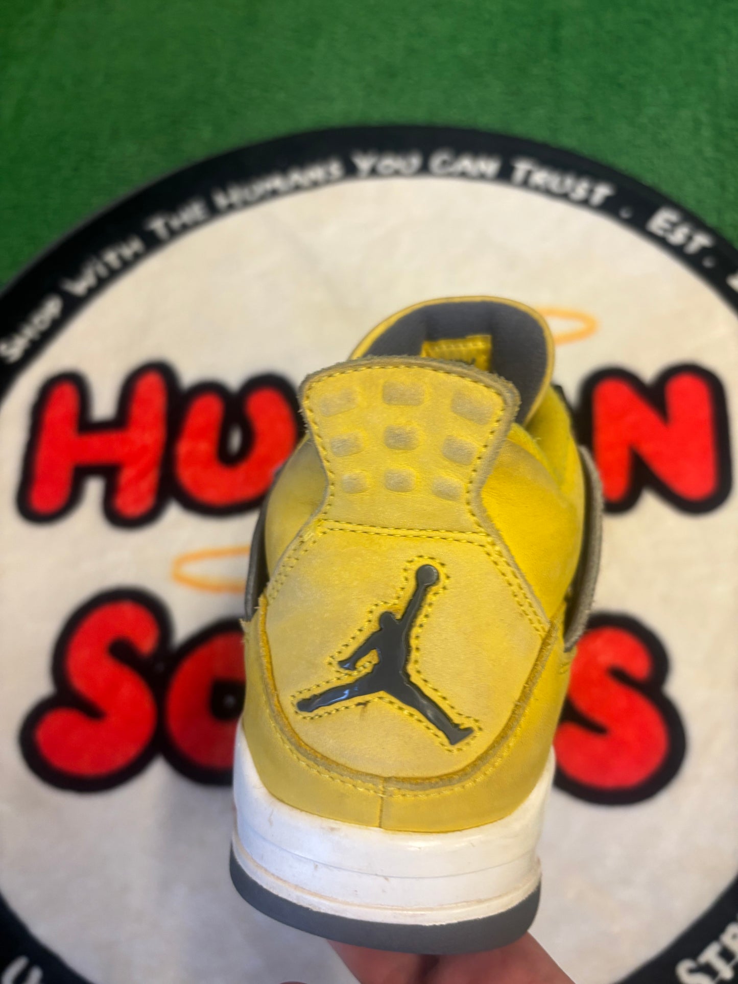 Jordan 4 ‘Lighting’|Size 8M/9.5W