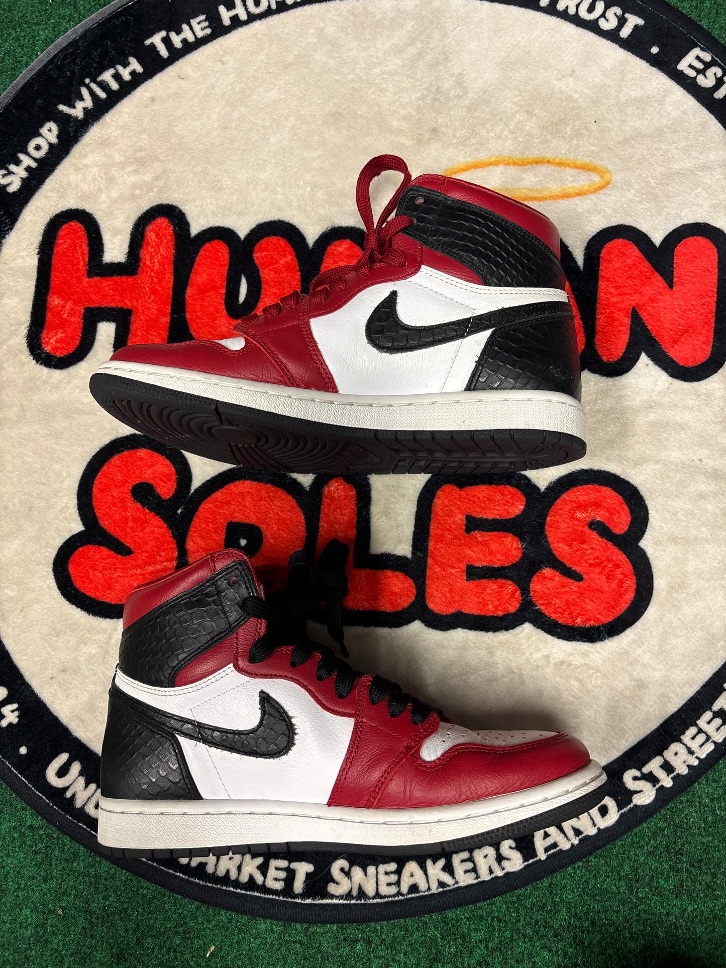 Jordan 1 High ‘Satin Red’|Size 7M/8.5W