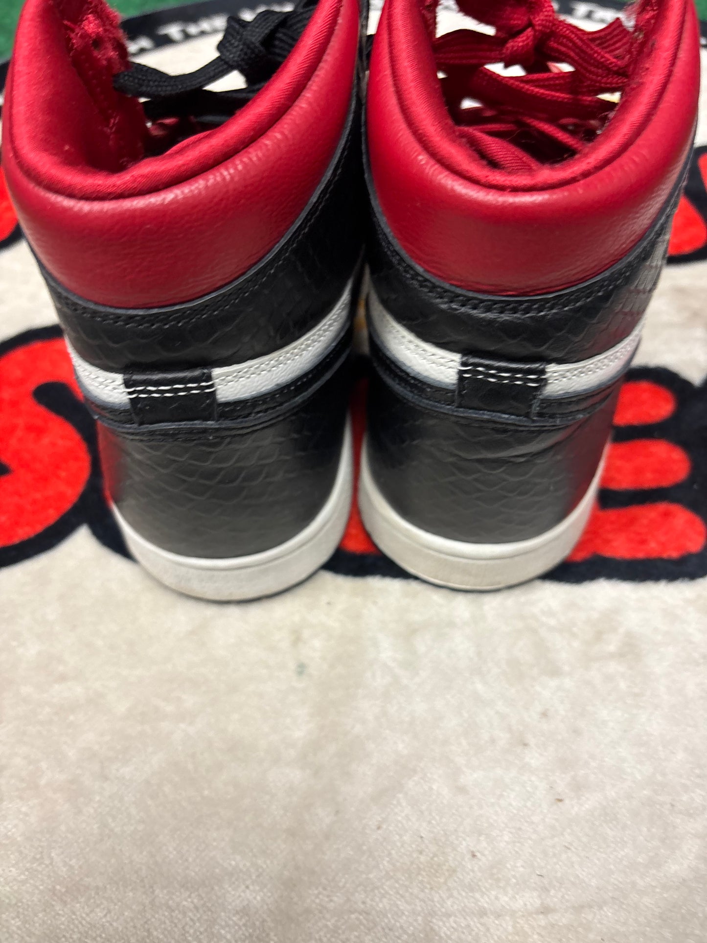 Jordan 1 High ‘Satin Red’|Size 7M/8.5W