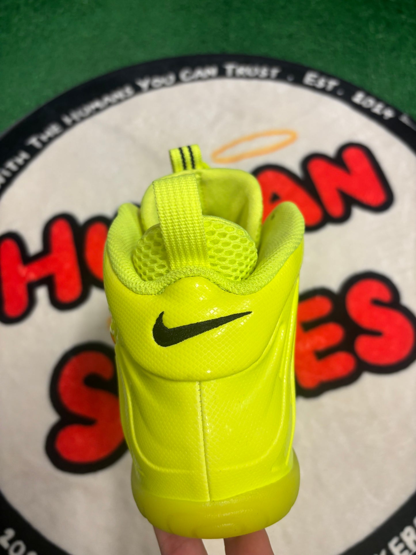 Nike Air Foamposite Pro ‘Volt’|Size 6.5M/8W