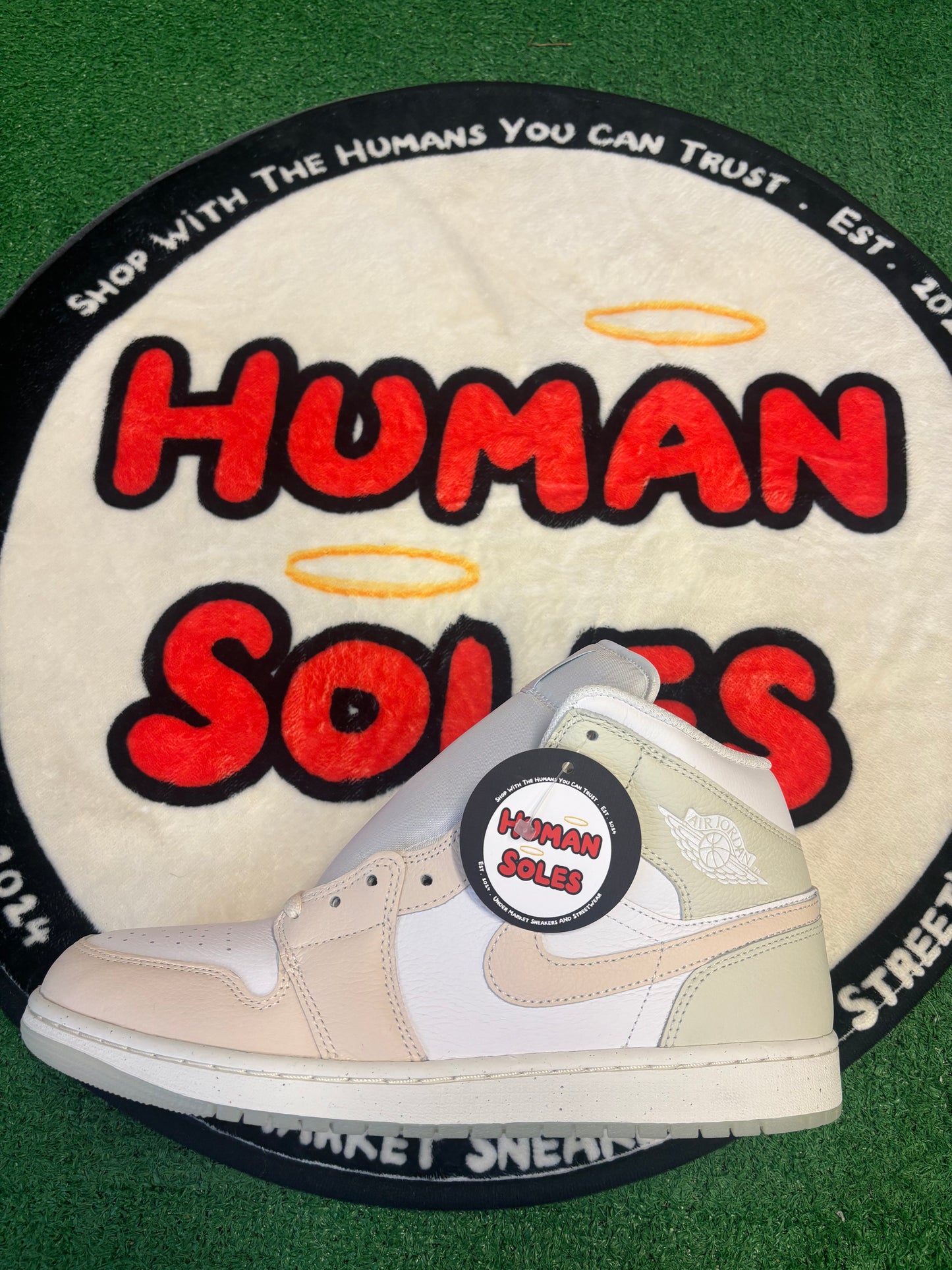 Jordan 1 Mid ‘White Guava Ice’|Size 11.5M