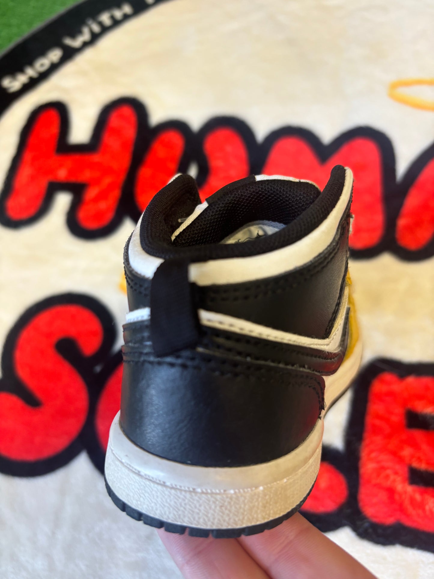 Jordan 1 Mid ‘Yellow’|Size 9C