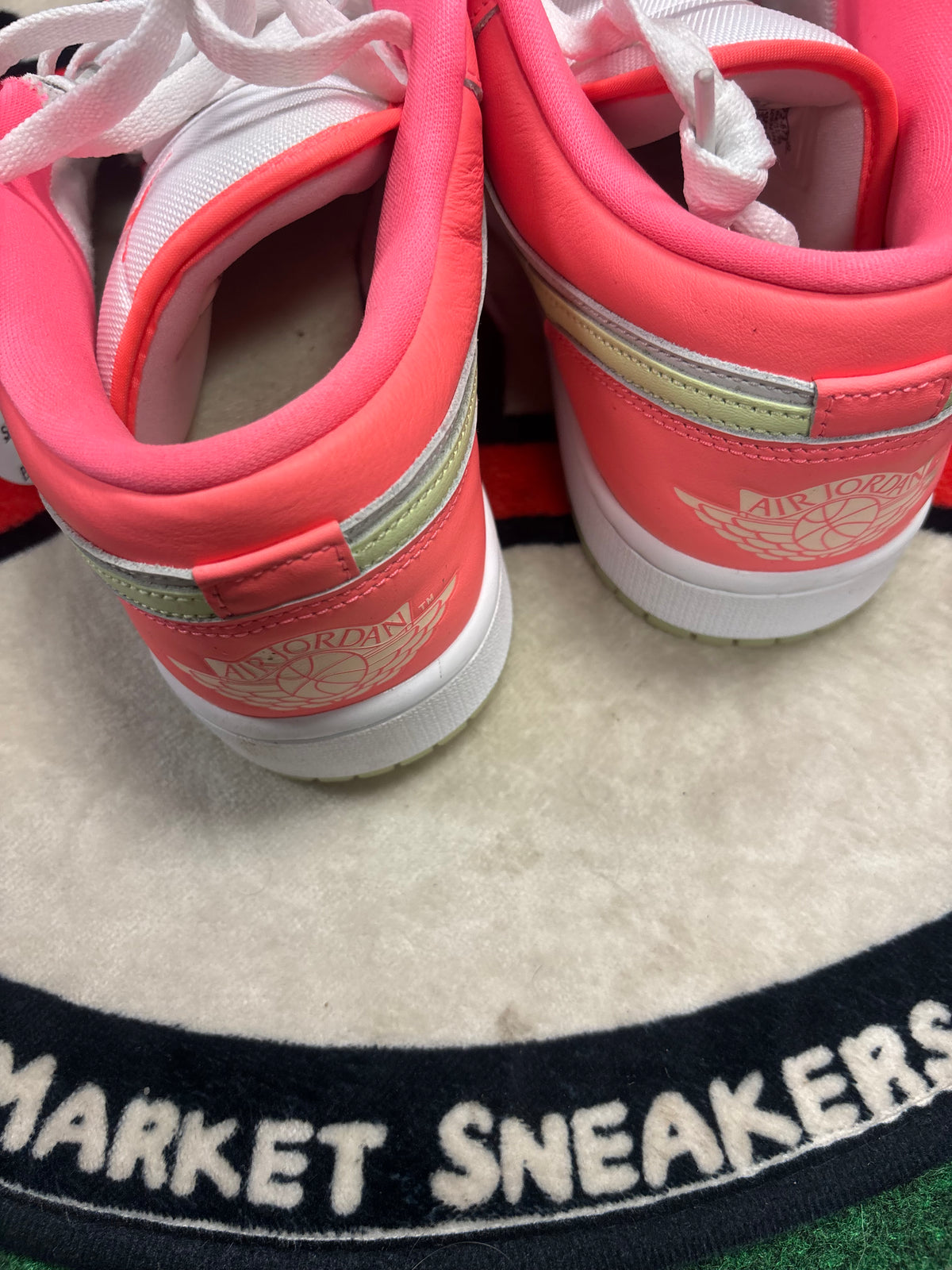 Jordan 1 Low ‘Lava Glow’|Size 9.5M/11W
