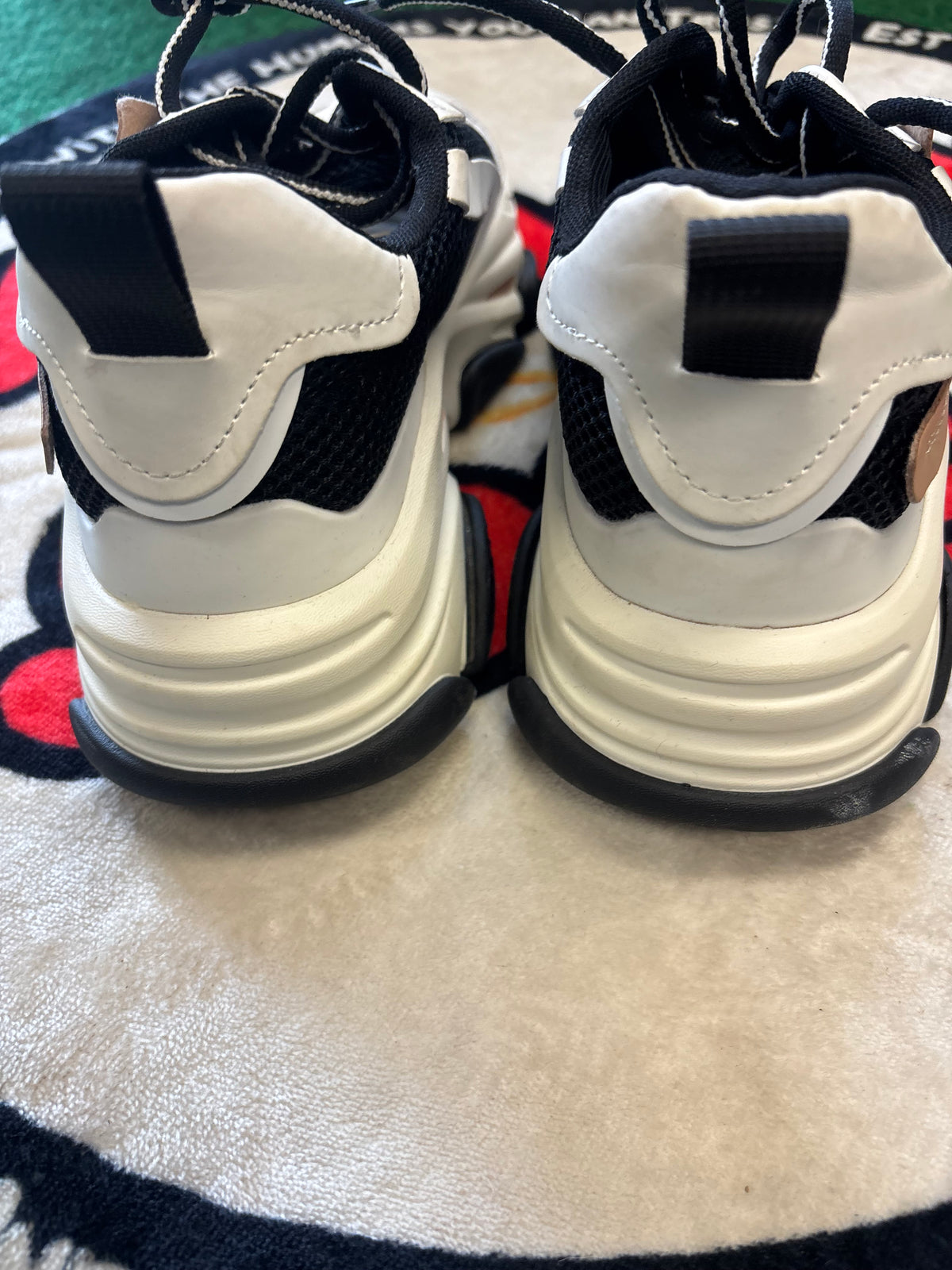 Steve Madden ‘Black/White’|Size 8.5M/10W
