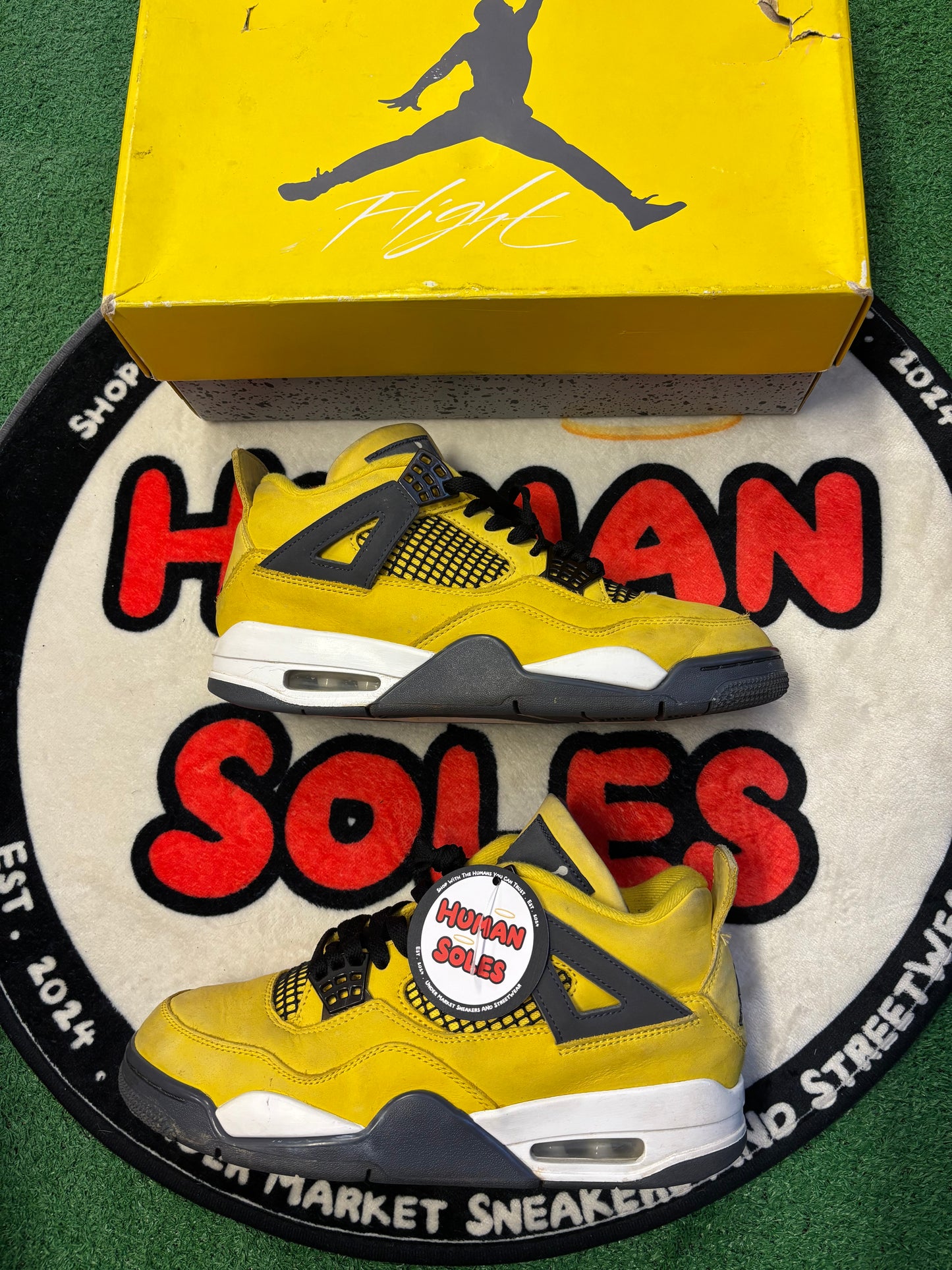 Jordan 4 ‘Lighting’|Size 8M/9.5W