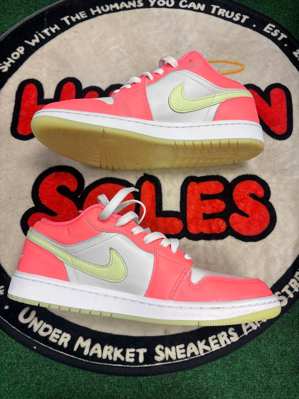Jordan 1 Low ‘Lava Glow’|Size 9.5M/11W