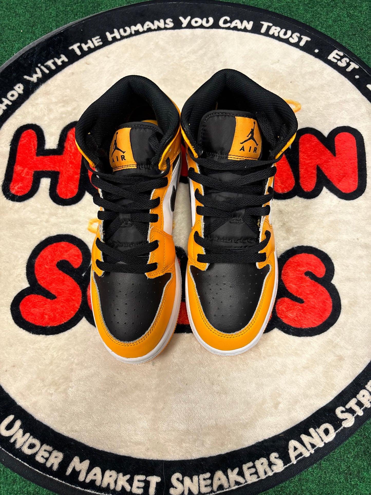 Jordan 1 Mid ‘Pollen’|Size 7M/8.5W